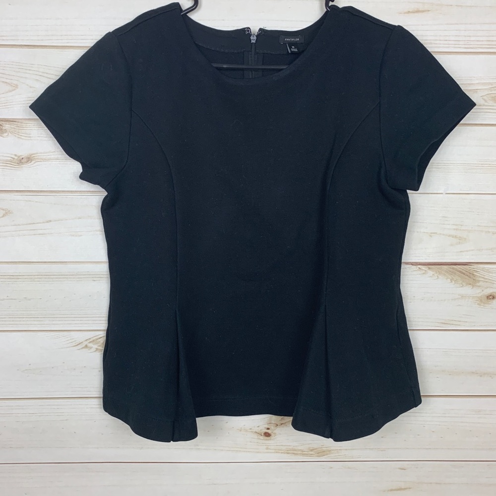 Ann Taylor Black short sleeve fitted blouse